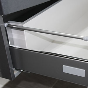 Premium-Dämpfung mit Chromkante: Premium-Dämpfung mit Chromkante