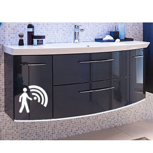 2 Auszüge / 2 Drehtüren, inkl. Beleuchtung: 2 Auszüge / 2 Drehtüren, inkl. Beleuchtung