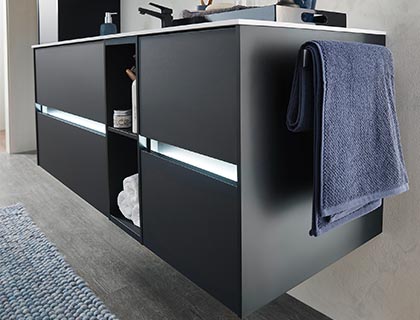 Pelipal 6010 Waschtischunterschrank in schwarz grifflos Pelipal Solitaire 6010 Waschtischunterschrank